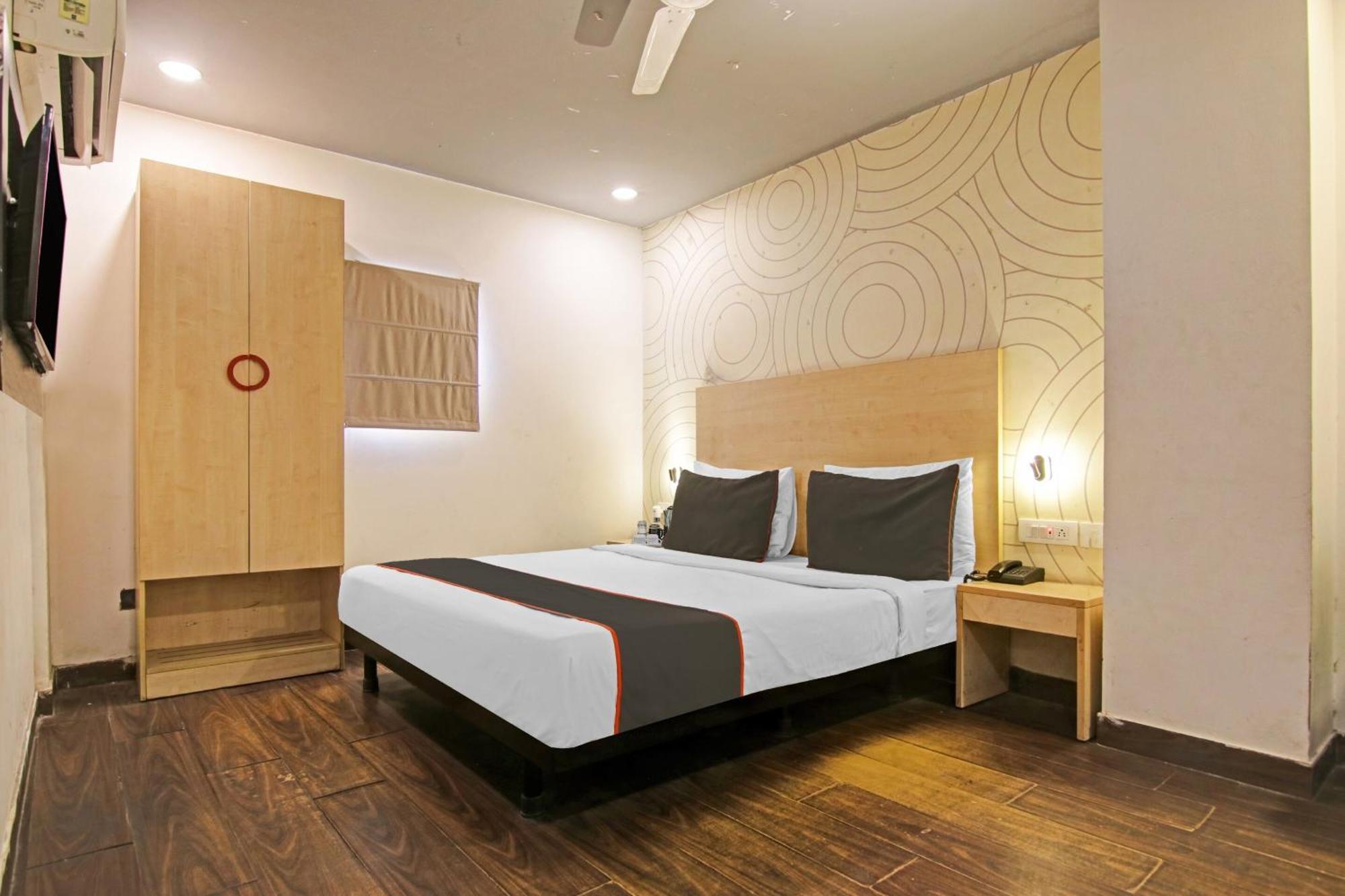 Hotel Collection O Slf Mall Sector 30 Faridabad Exterior foto
