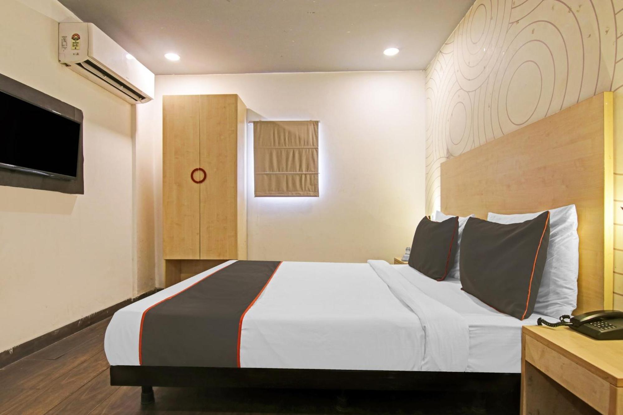 Hotel Collection O Slf Mall Sector 30 Faridabad Exterior foto
